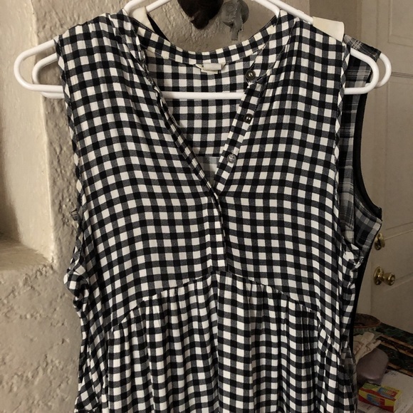 Gingham smocked babydoll picnic dress - Picture 3 of 3